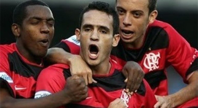 Renato Augusto tem raízes na Gávea. E é a primeira opção para substituir Gerson, vendido