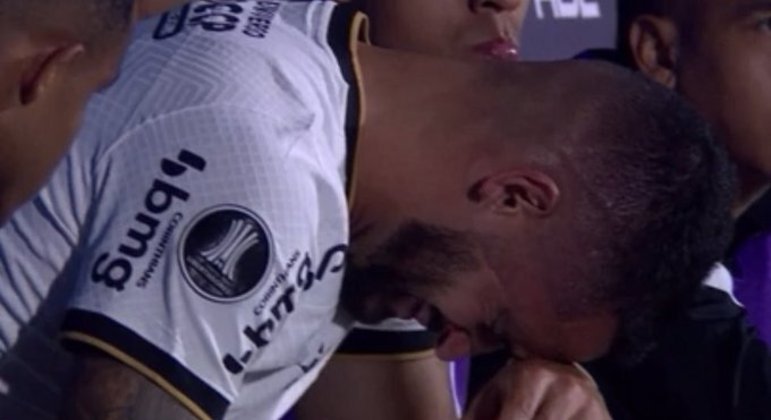 Renato Augusto tranquiliza torcida do Corinthians após lesão: 'Ligamento não foi'