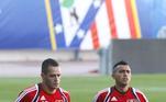 No meio de 2008, Renato Augusto foi contratado pelo Bayer Leverkusen sob grande expectativa. No entanto, mais uma vez, o meia foi assombrado por lesões