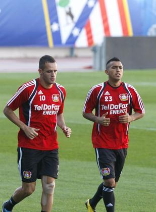 No meio de 2008, Renato Augusto foi contratado pelo Bayer Leverkusen sob grande expectativa. No entanto, mais uma vez, o meia foi assombrado por lesões