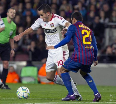 Foram 38 jogos perdidos e cerca de 352 dias afastados dos gramados na passagem pelo Leverkusen. Um dos maiores períodos de inatividade (117 dias) se deu por causa de um problema no joelho direito, região que perseguiria Renato Augusto com outras lesões