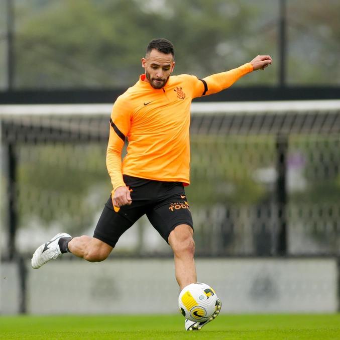 Renato Augusto durante treino do Corinthians