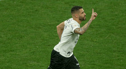Renato Augusto ficou 52 dias afastado dos gramados