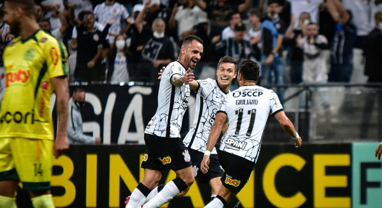 Giuliano avalia empate do Corinthians e reconhece momento