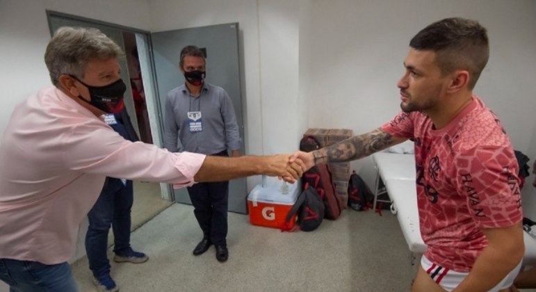 Embora tenha recuperado Michael, Renato acredita que com o Arrascaeta, time fica mais consciente