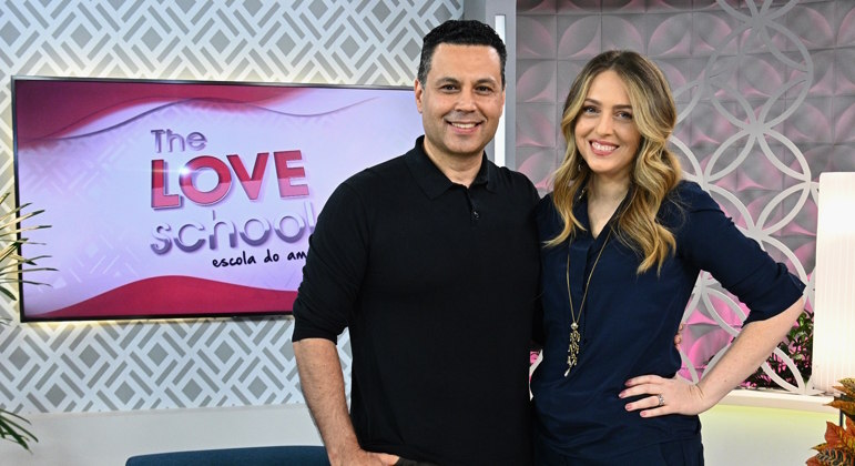 Renato e Cristiane Cardoso comandam o The Love School — Escola do Amor aos sábados, a partir do meio-dia, na Record TV