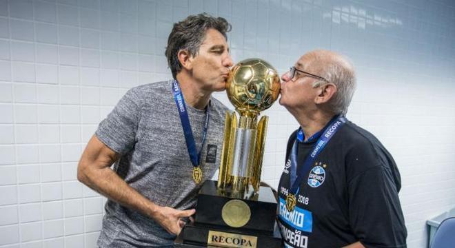 Renato Gaúcho externa admiração por Romildo Bolzan: Nunca tive problema