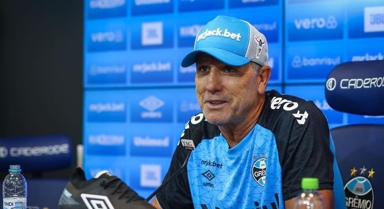 Renato aponta melhora do Grêmio e paciência contra o Esportivo: Soube furar o bloqueio