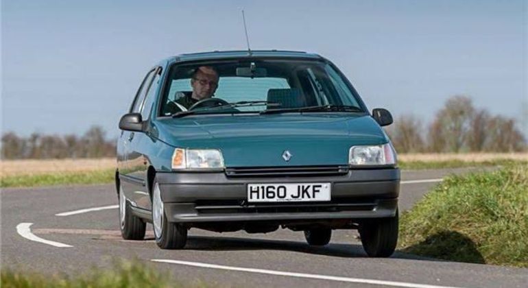 Clio lançado em 1990 sucedeu o Renault 5 na Europa