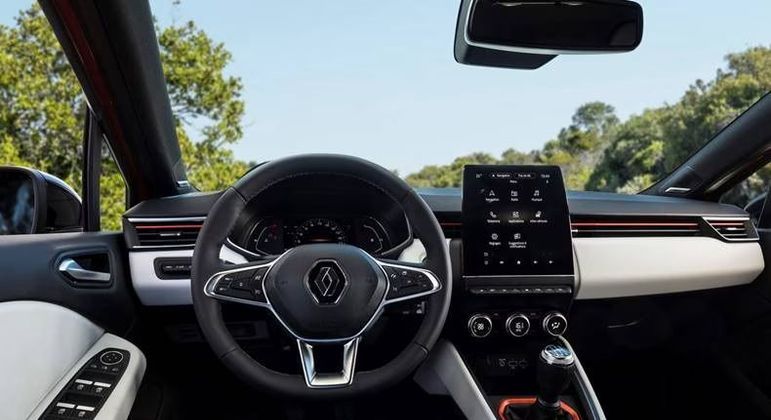 Interior do Clio francês irá inspirar o novo SUV que será produzido no Brasil