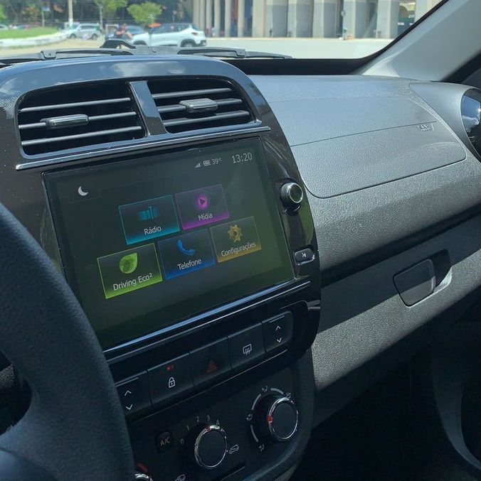 Modelo ganhou uma central multimídia de 8 polegadas com conexão com Android Auto e Apple CarPlay