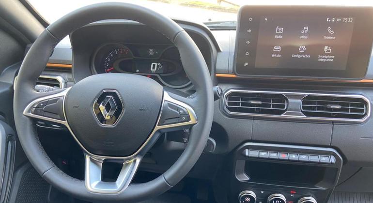 Modelo traz central multimídia de 8 polegadas com conexão sem fio com Android Auto e Apple CarPlay