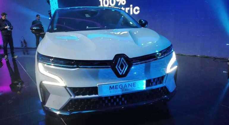 Renault Megane E-Tech tem bateria de 60 kWh, o que confere uma autonomia de 454 quilômetros 