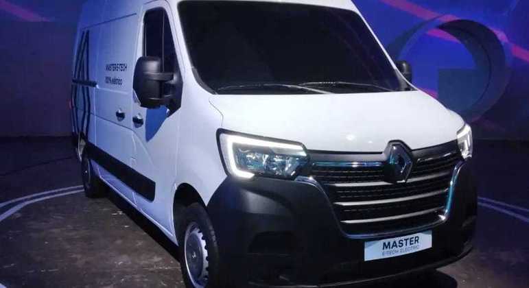 Renault Master E-tech terá uma autonomia para rodar até 200 km