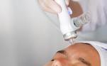 Ultrassom microfocado - Queridinho das celebridades, o tratamento usa a tecnologia para melhorar a flacidez e o contorno facial. 