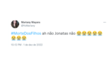 Em desespero, o rei foi em direção aos filhos e Jônatas o seguiu. 