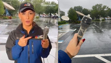 Repórter usa camisinha para proteger microfone de furacão nos EUA
