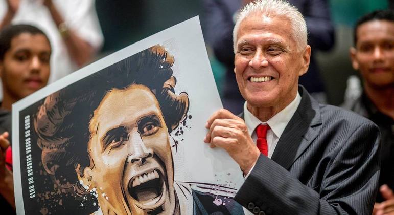 Roberto Dinamite recebeu o título de Benemérito em abril do ano passado