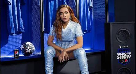 Anitta será 1ª a cantar nas finais da Champions e da Libertadores
