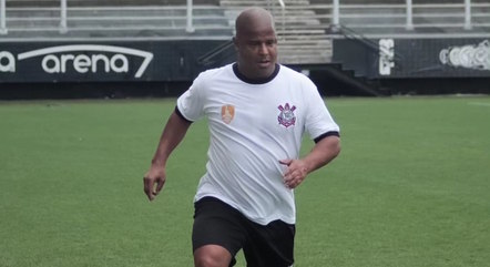 O ex-jogador Marcelinho Carioca estaria desaparecido