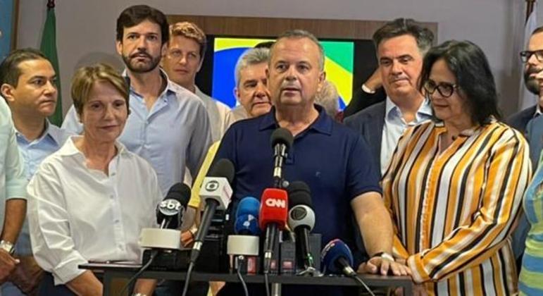 Rogério Marinho com membros do Republicanos, PP e PL no lançamento de bloco de apoio ao seu nome à presidência do Senado