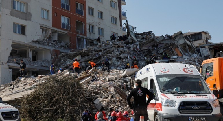 Trabalho de resgate das vítimas segue após 12 dias do terremoto que atingiu a Turquia e a Síria
