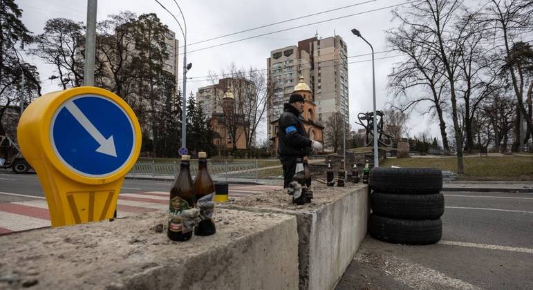 Ataques a prédios residenciais de Kiev causam ao menos quatro mortes