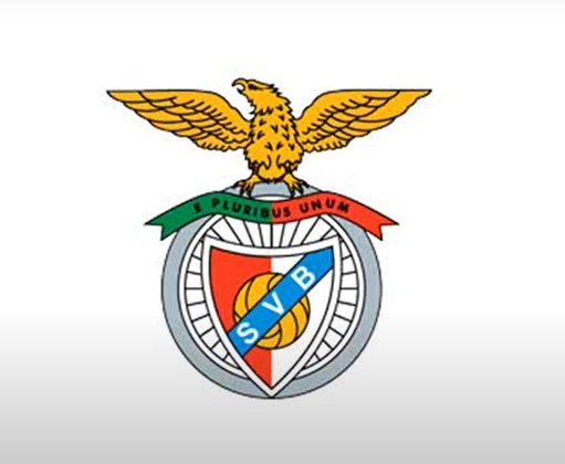 Resposta: o zagueiro português jogava em sua terra natal defendendo as cores do Benfica.
