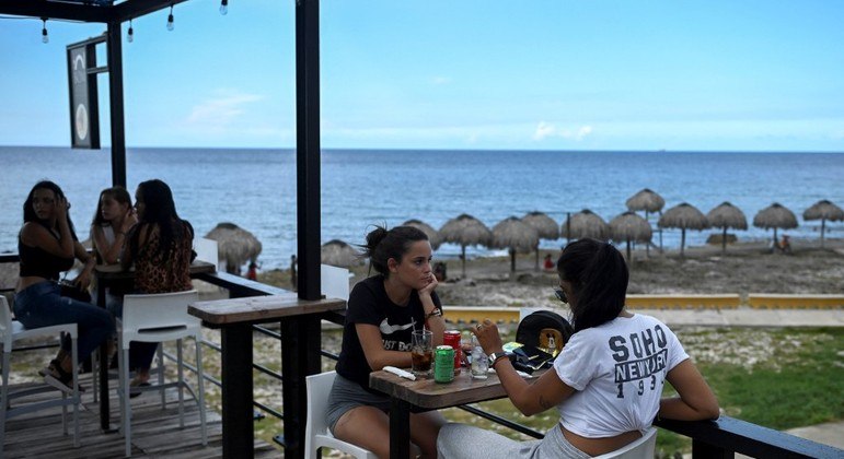 Cuba fechou bares e restaurantes para conter os casos de Covid-19 na ilha