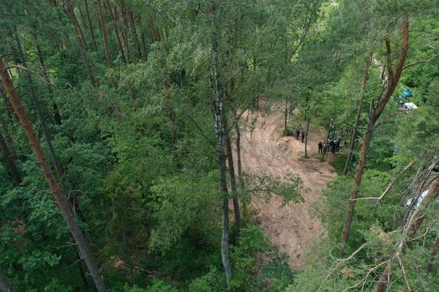 Desde a invasão da Polônia, em setembro de 1939, o campo de Soldau serviu de local de trânsito, internação e extermínio de opositores políticos, membros das elites polonesas e judeus