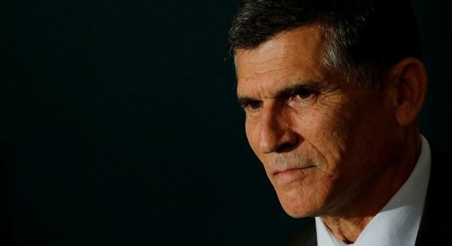 Após demisão, Santos Cruz disse que governo Bolsonaro se perde com "besteiras"