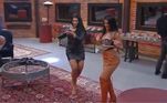 Nas festas, Bia dava o nome! Quando tocou Conga, Conga, Conga na Balada Industrial, a peoa não só dançou toda a coreografia, tal qual sua avó, Gretchen, como ensinou para a peãozada da sede. Durante as celebrações, Bia deixava a rivalidade de lado e também curtia ao lado dos adversários. Ela gostava de dançar com Kerline, e durante um pós-festa brincou de capoeira com Pelé 
