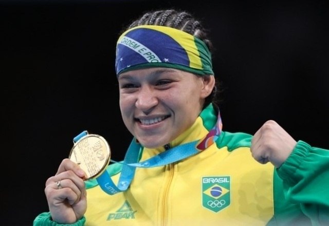 Bia Ferreira derrotou a argentina Dayana Sanchez na final e ganhou ouro inédito para o boxe feminino do Brasil em Jogos Pan-Americanos. Foi também a única medalha dourada para o país na modalidade na competição em Lima