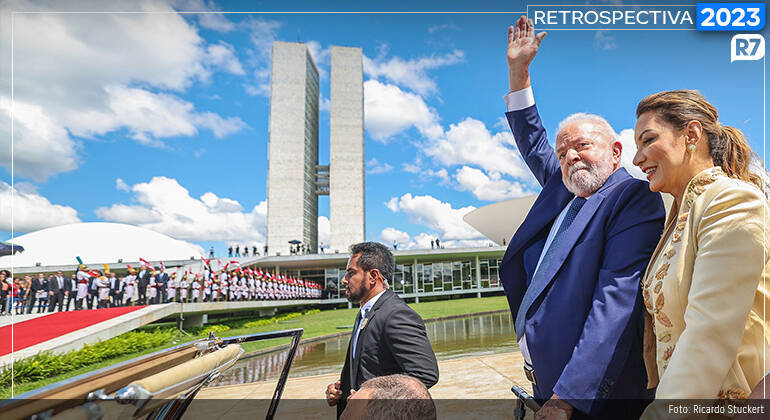 Pela terceira vez, Lula toma posse como presidente da República, com cerimônia no Congresso Nacional
