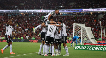 Jogadores do Atlético comemoram gol no Maracanã