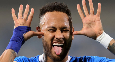 Neymar comemora um dos gols do Al-Hilal
