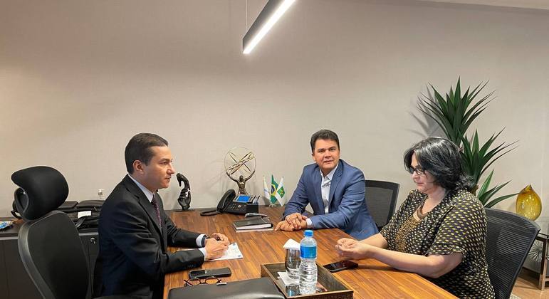 Reunião da ex-ministra Damares Alves com o presidente do Republicanos, Marcos Pereira, e o dirigente do partido no DF, Wanderley Tavares 