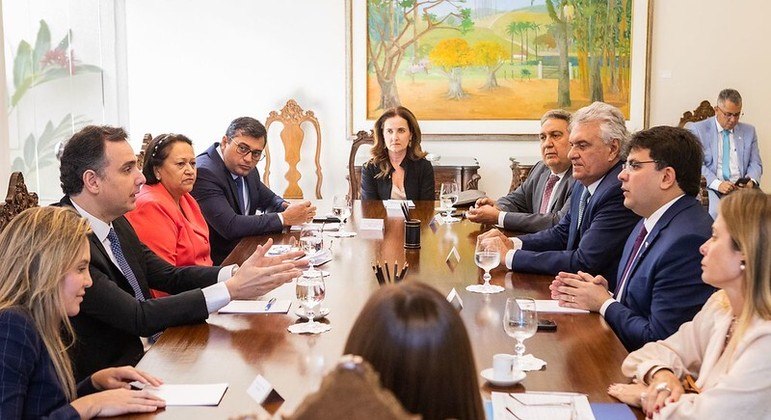 Governadores reunidos com Rodrigo Pacheco para discutir o ICMS