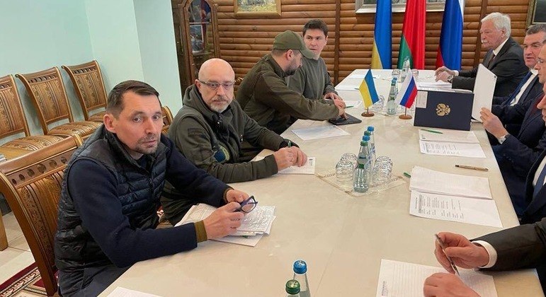 Representantes da Rússia e da Ucrânia se encontram para novas negociações
