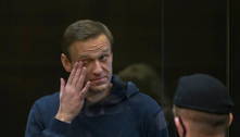 Rússia: Alexei Navalny é condenado a 3 anos e meio de prisão