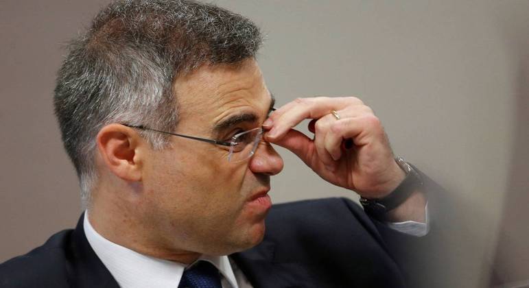 Ministro André Mendonça é relator da ação que questiona o fundo eleitoral