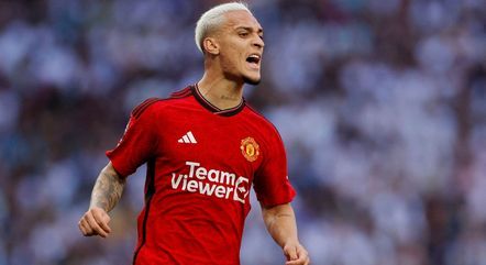 Antony disse que afastamento do Manchester foi em comum acordo
