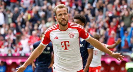 Harry Kane fez um hat-trick na goleada do Bayern
