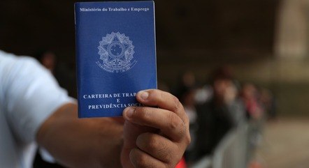 Brasil criou 957.889 empregos formais no 1º quadrimestre