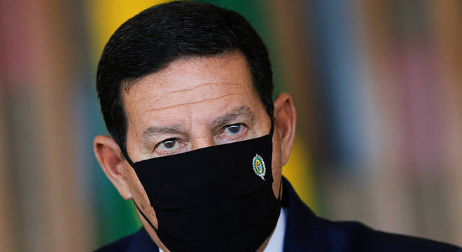 Mourão diz que "lógico" que Brasil vai comprar vacina chinesa