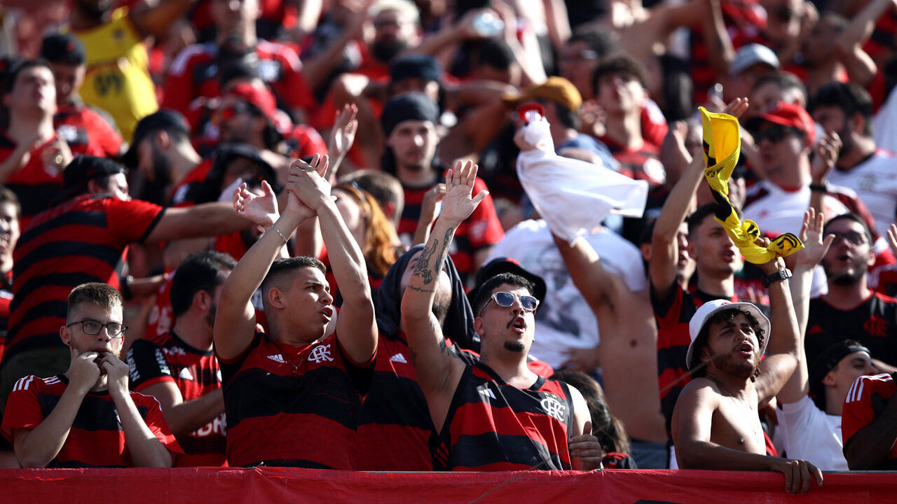 Veja imagens da nova camisa do Flamengo em homenagem ao mês da Consciência  Negra - Esportes - R7 Futebol