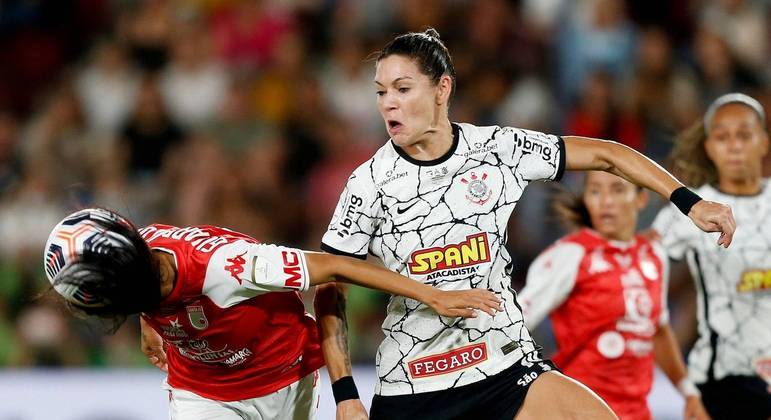 Gabi Zanotti em ação na final da Libertadores 