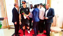 Torcedores iranianos fazem festa para Cristiano Ronaldo e 'invadem' hotel em Teerã