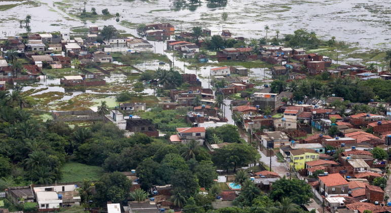 Pernambuco sofre com chuvas torrenciais desde o último sábado (28)