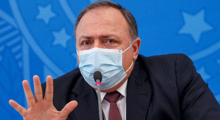 "Vacinação no Brasil será a maior do mundo", diz Pazuello